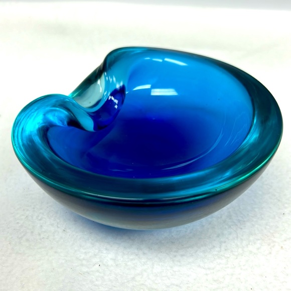Mid Century Modern handblown Murano blue glass cigar ashtray - Picture 1 of 10